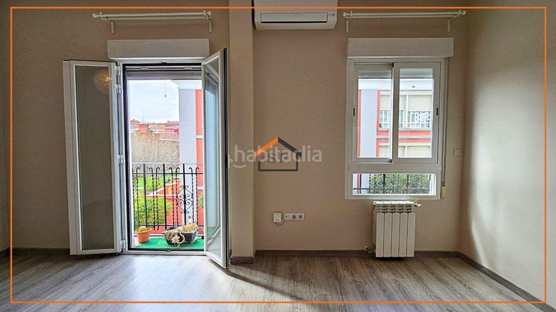 Foto 5f7586ac-4931-4b12-bf27-61ec46aa34a5. Lloguer pis amb calefacció a Adelfas Madrid