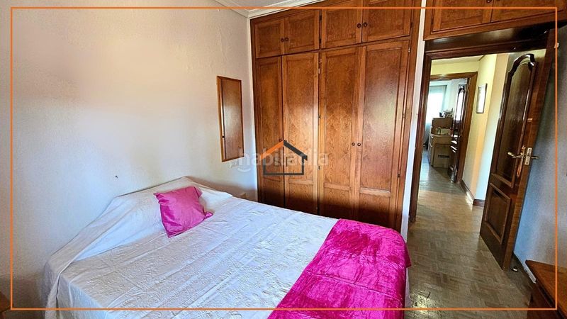 Foto 1881d38d-9eda-445b-979a-04d63f4cc7d2. Flat with parking pool in Adelfas Madrid