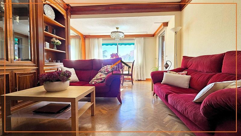 Foto 25ef72f0-2a8b-451b-b657-a2640197be06. Flat with parking pool in Adelfas Madrid