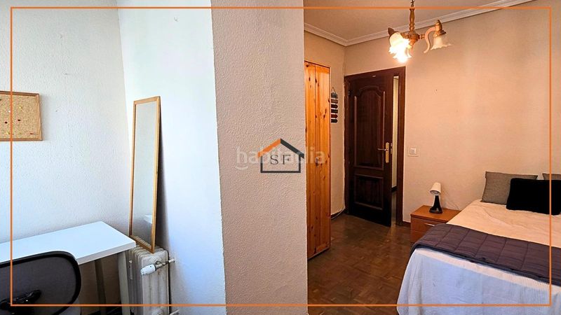 Foto 2cddb6ff-54d3-4cab-917a-deaea25471f0. Flat with parking pool in Adelfas Madrid