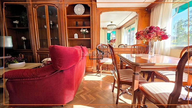 Foto 32eba8ce-29ed-4124-bc7b-21a5688ed966. Flat with parking pool in Adelfas Madrid