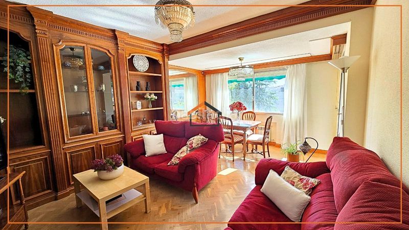 Foto 79f401a0-7003-447c-856d-4c5b74dee263. Flat with parking pool in Adelfas Madrid