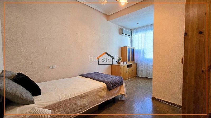 Foto 7cf8cd9d-0142-4e55-aee3-55b279e0bd29. Flat with parking pool in Adelfas Madrid