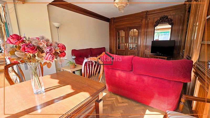 Foto 99e5d425-fbf8-4cd5-b470-0df00aa102e0. Flat with parking pool in Adelfas Madrid