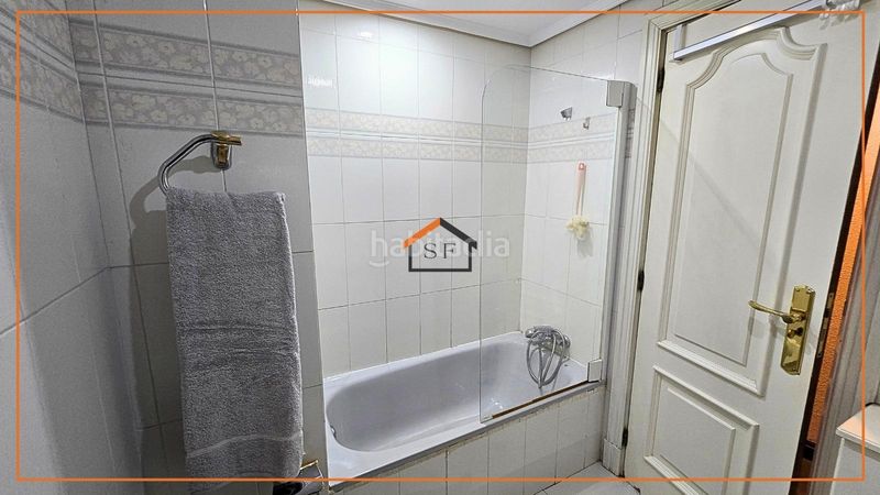 Foto 9c7aa07d-df64-474f-8def-ae70c45438ae. Flat with parking pool in Adelfas Madrid