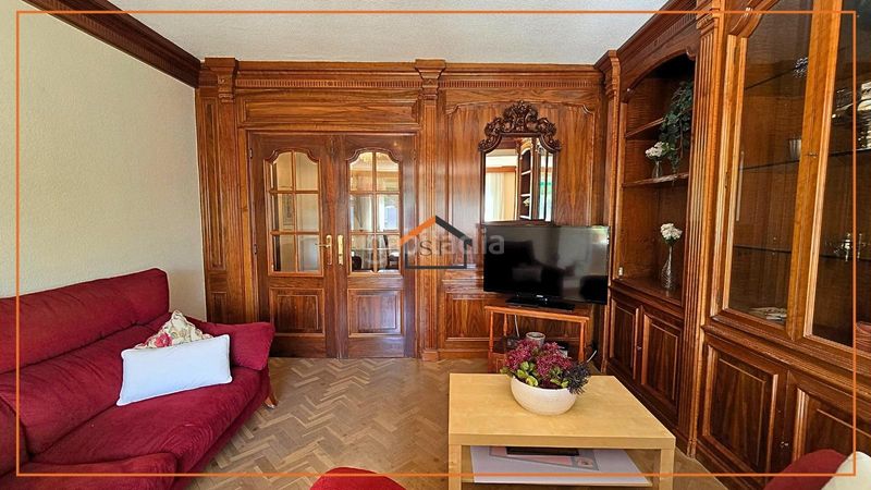 Foto b2b6fa94-06b1-4896-a845-806769f412bf. Flat with parking pool in Adelfas Madrid