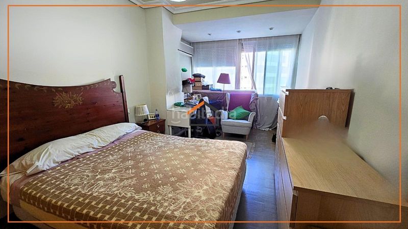 Foto b6d0ea58-39ff-4e21-b33b-2a4bba7eb45d. Flat with parking pool in Adelfas Madrid