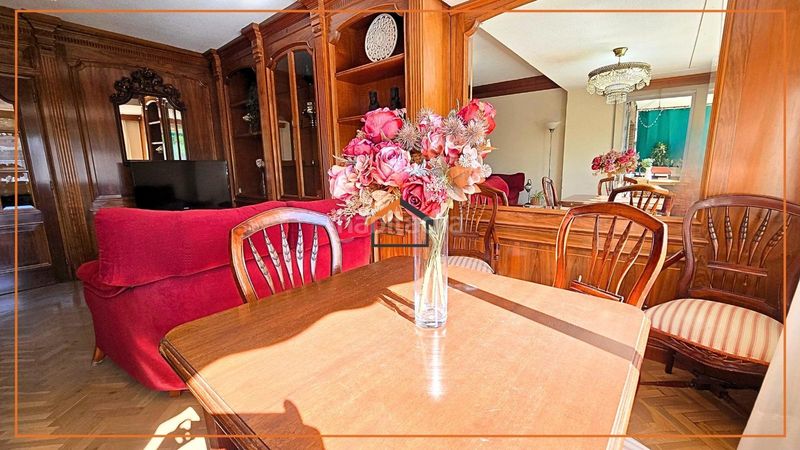 Foto e2346ddd-6ac2-4a68-a263-642fa52b2b23. Flat with parking pool in Adelfas Madrid