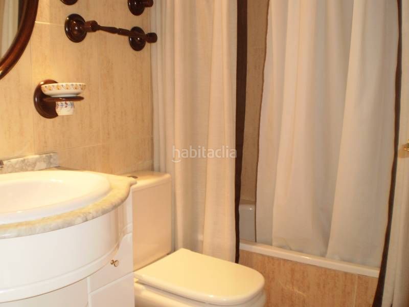 Foto bd3bcfb0-0546-4585-b8ad-d4b37a3f8225. Pis amb calefacció piscina a Abrantes Madrid