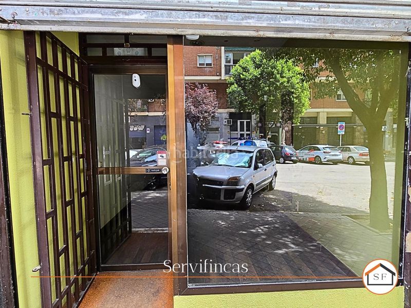 Foto 9ee7bb30-3479-4e68-9baf-d095a5c8b9e5. Local comercial a Adelfas Madrid