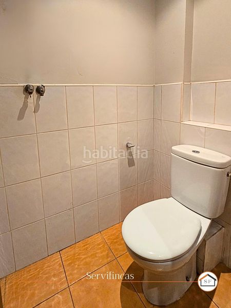 Foto bcc079a4-0ff1-406f-9432-cc405908f4fb. Local comercial a Adelfas Madrid