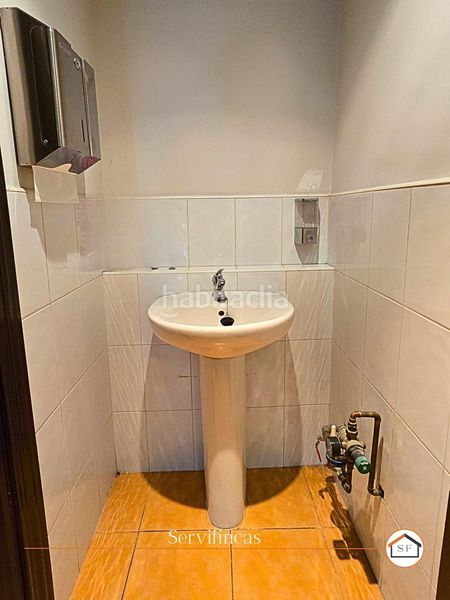 Foto bfc6b539-17d2-45d2-bc0b-43229222e3e3. Local comercial a Adelfas Madrid