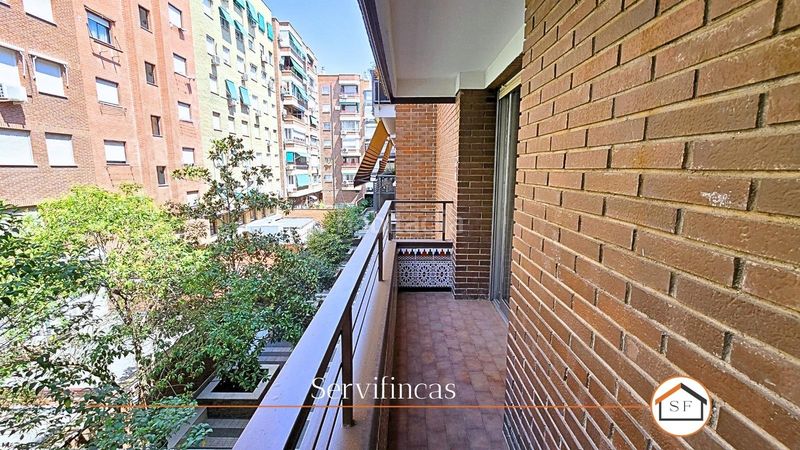 Foto 36fba7c1-1ec3-4765-8b32-eaa7b7943db8. Flat with heating parking in Adelfas Madrid