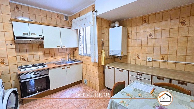 Foto c8315537-2d63-4776-82d4-35c906be0d57. Flat with heating parking in Adelfas Madrid