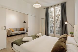 Alquiler Estudio en Gran Via. Estudio amueblado, totalmente equipado y reformado