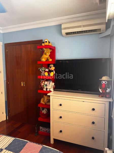 Foto 3d2addd1-fdff-4c6e-9901-a5558f83d837. Casa adossada amb xemeneia calefacció aparcament a Getafe