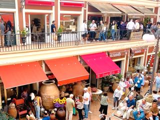 Rent Business premise in Calle de la ribera de curtidores 12. Local en nuevas galerías de el rastro