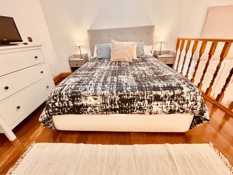 Foto 697c1776-61ca-4545-ba32-3a690106748e. Alquiler apartamento en calle de fernando garrido 11 dúplex en argüelles en Madrid