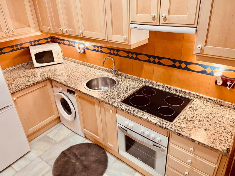 Foto 45c529fe-bb00-48f9-a768-f8e7140df9cc. Rent apartment in calle de fernando garrido 11 in Madrid