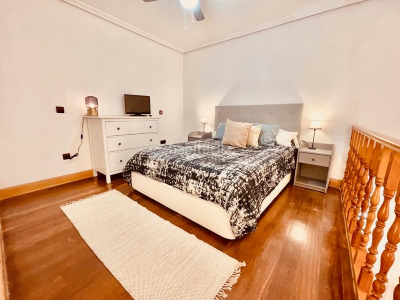 Foto e3320acb-bffa-41cb-87db-176a5cf06996. Rent apartment in calle de fernando garrido 11 in Madrid