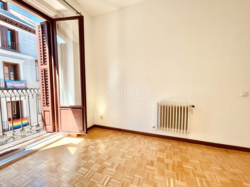 Foto b865f026-bef5-4b05-89c2-f9d1329684d6. Rent flat in calle mayor 80 in Palacio Madrid