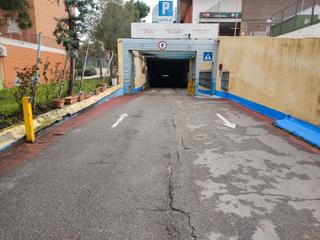 Parking coche  Calle valladolid. Plaza de aparcamiento con acceso directo desde cota de calle