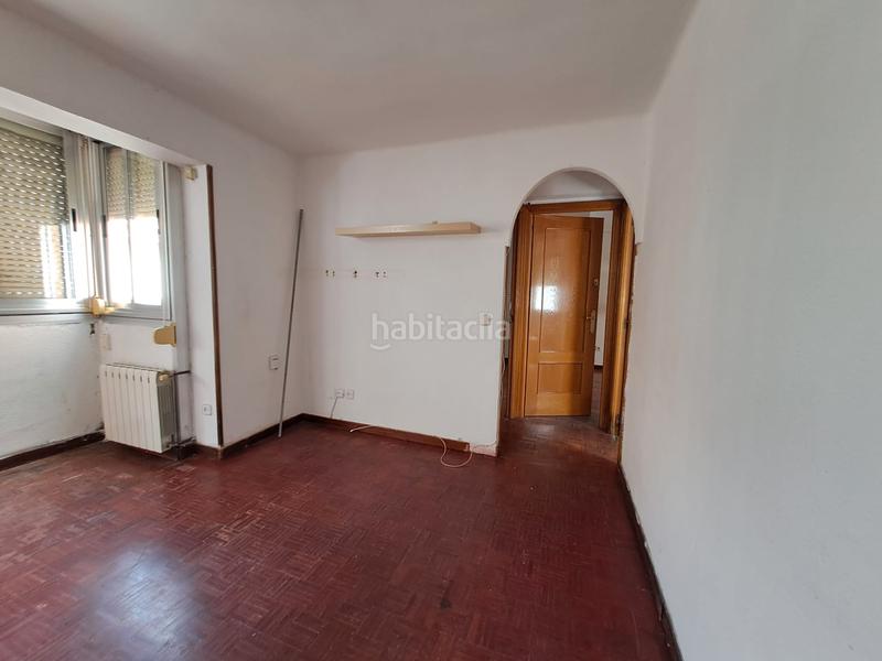 Foto 54ade264-80d8-4918-8b8d-173bd0ac3d53. Piso  en venta junto ayuntamiento para actualizar a tu gusto. en Alcorcón