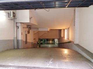 Location Parking voiture à Carrer de girona 164. Plazas fijas