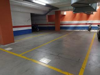 Miete Autoparkplatz in Carrer de badajoz 147. Junto glòries- coche, moto,bici