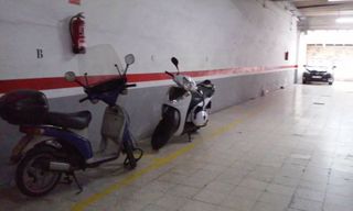 Location Parking moto à Gran via de les corts catalanes 462. Plaza moto disponible