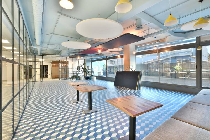 Foto 97f6f5f1-633f-4e64-9f8b-ffa856636d88. Rent office space in carrer de badajoz 145 in El Parc i la Llacuna del Poblenou Barcelona