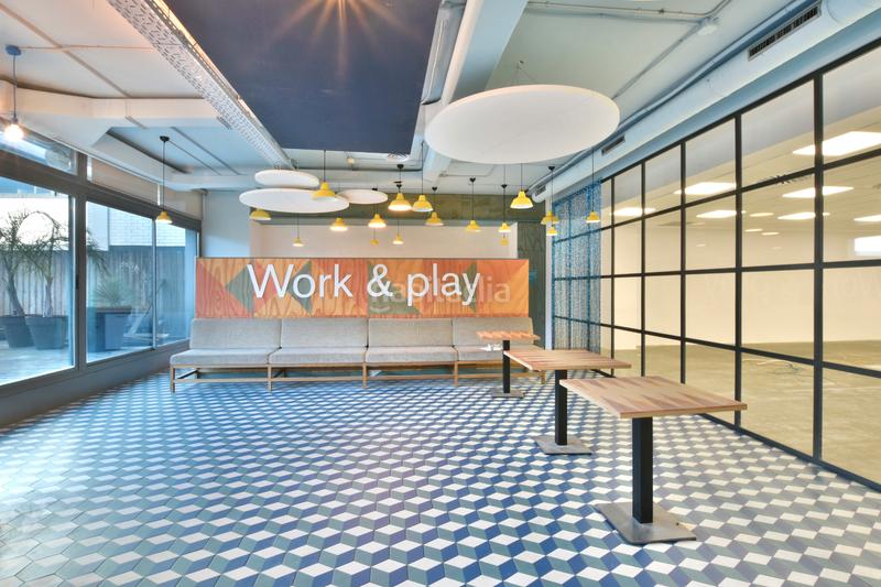 Foto b61e45dd-a782-43e0-ac9a-f13c44d0567f. Rent office space in carrer de badajoz 145 in El Parc i la Llacuna del Poblenou Barcelona