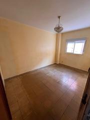 Appartement en Portazgo. Ocasin !! vivienda para reformar, con ascensor.