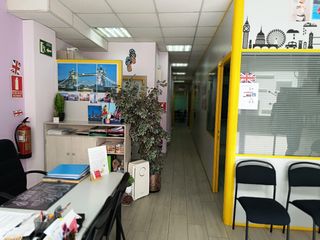 Local Comercial a Centro. 2 locales juntos fincas independientes, 86 m2 aprox los dos a ca
