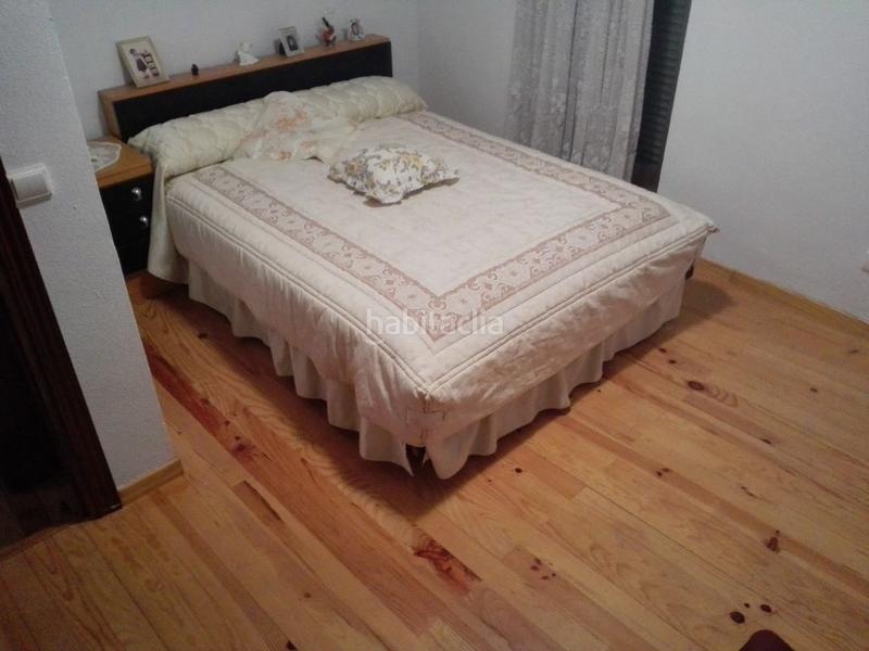 Foto 33ed9a6b-f080-4935-b8d3-32977b6d2994. Masía casa venta, centro toledo, en dos plantas buhardilla, reforma2007, 4 dormitorios 2 baños en Almorox