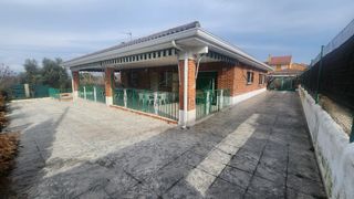 Wohngrundstück in Hormigos. Parcela urbana 675 m2,  piscina propia urbanización fuente romer