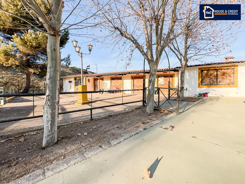 Foto b90efcea-2743-49a4-a3aa-8dabe8e36308. Chalet en El Robledal Villalbilla