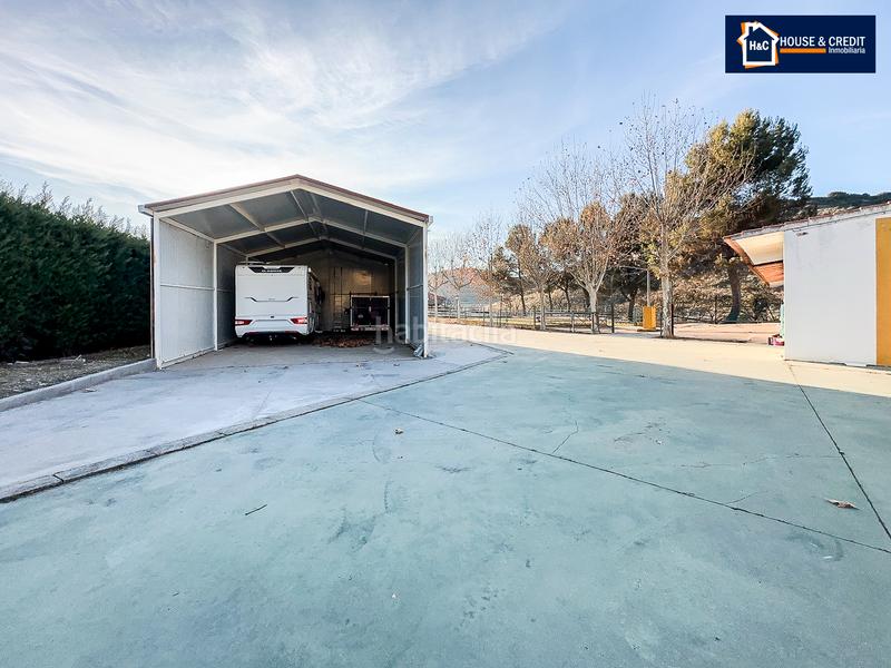 Foto 548473c7-a1b1-4ad4-8f30-d2c6fd1b3a4b. Chalet con camino riscaldamento parcheggio in El Robledal Villalbilla