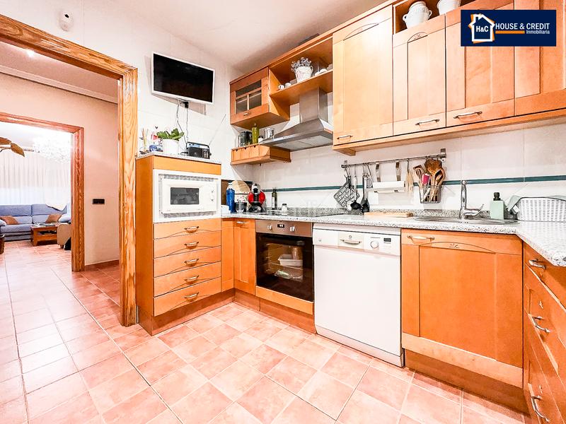 Foto 766b31c4-3b37-4948-8d99-b81f41c53022. Chalet con camino riscaldamento parcheggio in El Robledal Villalbilla