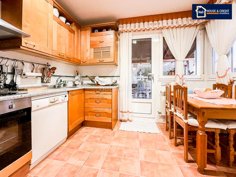 Foto b5b61dbb-1928-41d6-a397-83ba589ce5ca. Chalet con camino riscaldamento parcheggio in El Robledal Villalbilla
