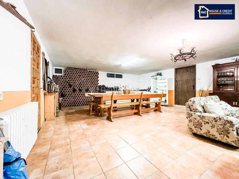 Foto c0056e5a-1cce-4077-ae79-b1766edfd15e. Chalet con camino riscaldamento parcheggio in El Robledal Villalbilla