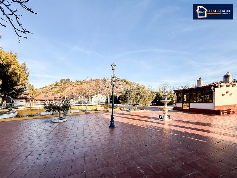 Foto e6550e9f-3146-471a-ba59-a504b9d62afb. Chalet con camino riscaldamento parcheggio in El Robledal Villalbilla