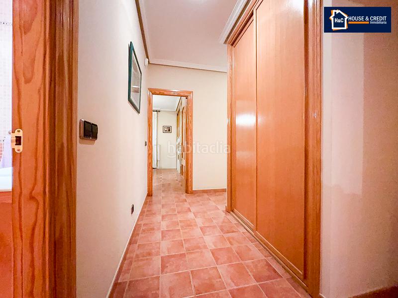 Foto effd7114-2f5f-4300-b625-7ede5b68a23f. Chalet con camino riscaldamento parcheggio in El Robledal Villalbilla