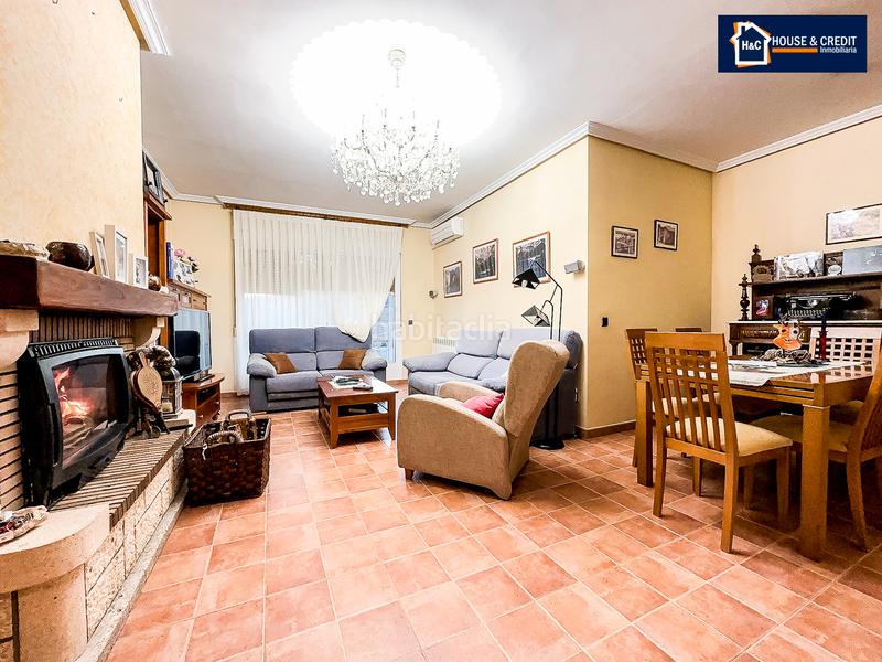 Foto f4226d17-d104-4a43-a29c-4ab0769c5a27. Chalet con camino riscaldamento parcheggio in El Robledal Villalbilla