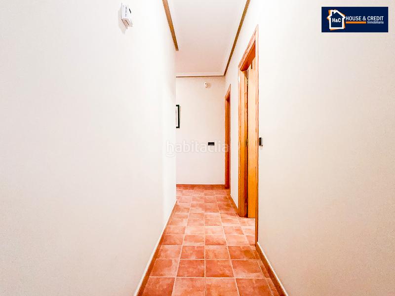 Foto f637b519-c8c5-4356-9d54-829ce50f7f17. Chalet con camino riscaldamento parcheggio in El Robledal Villalbilla