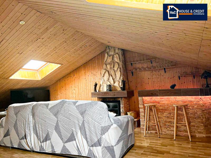 Foto f42ddd77-63d2-484e-b261-5d1b94fb50e7. Casa a schiera con camino riscaldamento parcheggio in Aranjuez