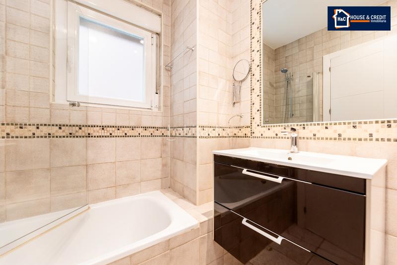 Foto b898b3b7-cfa7-4d93-b574-e432d07e44ff. Etagenwohnung mit heizung in Fuente del Berro Madrid