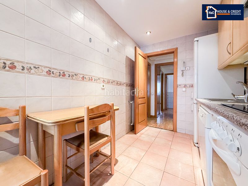 Foto 9dc15a10-7408-473d-8404-088a528e68d3. Pis amb calefacció aparcament a Berruguete Madrid