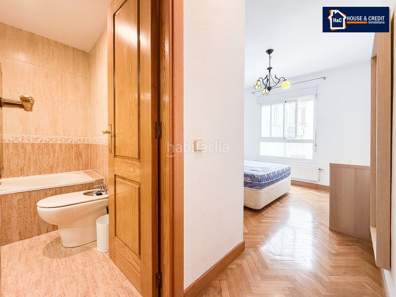 Foto d5b4d69b-c055-4f24-b120-8d378e69aa1b. Pis amb calefacció aparcament a Berruguete Madrid