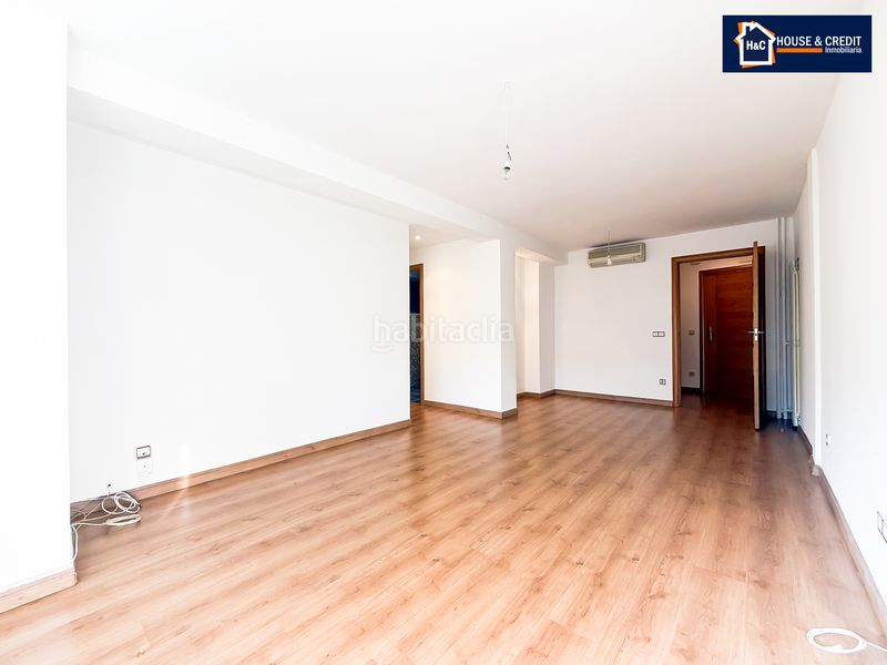 Foto e3f8851f-8498-435e-b3b7-f97ca75a5c0a. Rent flat with heating in Valderas-Los Castillos Alcorcón